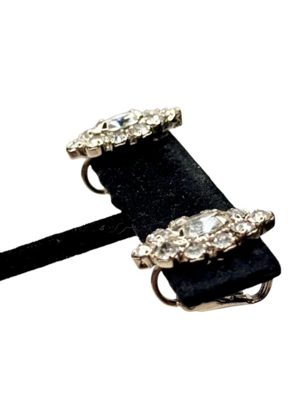 Marquise Cut Earrings Prong Set Rhinestones Clip On Silver Tone 3/4" Vintage - Picture 8 of 12